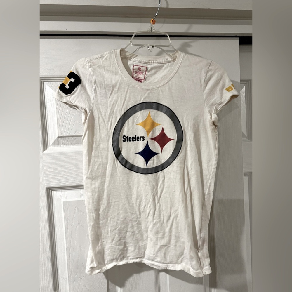 Pink Victoria's Secret NFL Pittsburgh Steelers Gray V-Neck Womens T-shirt Medium